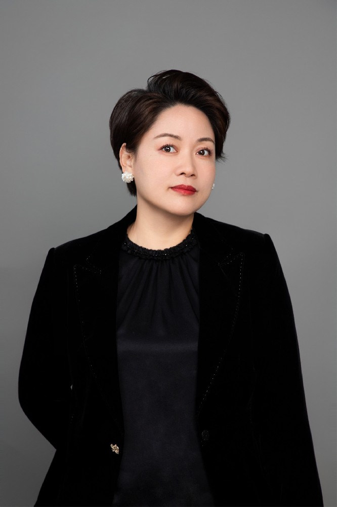 王静个人照 (2).jpg