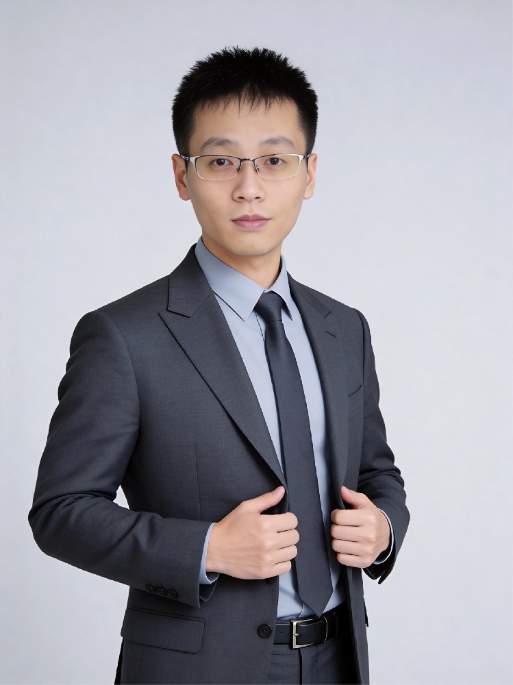 薛桢业个人照 (2).jpg