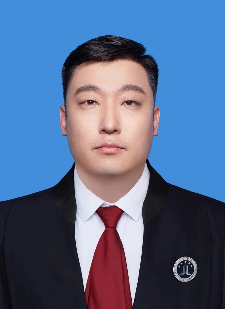 高悠个人照.jpg