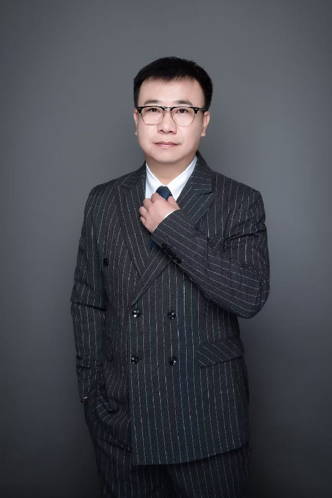 张利律师照片.jpg