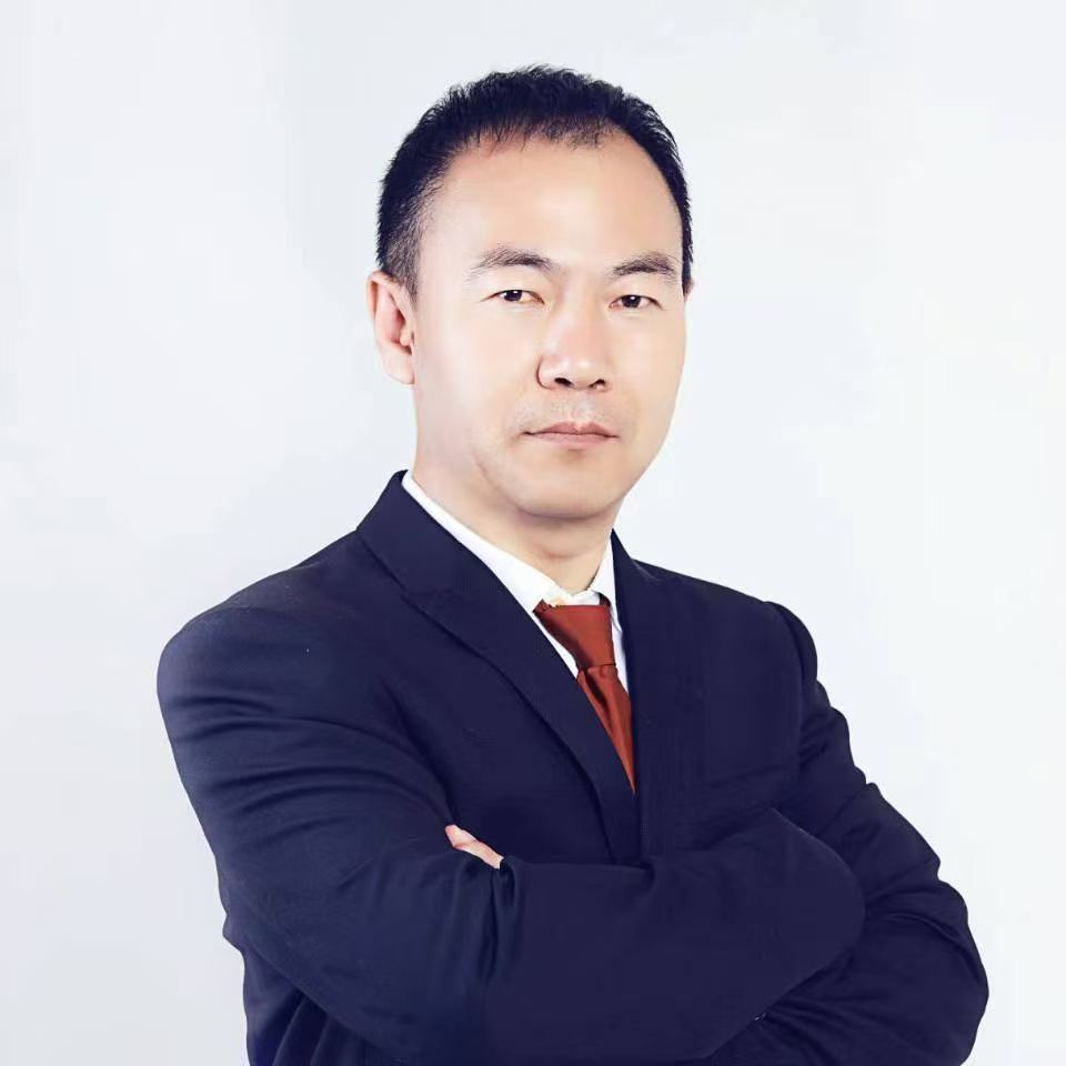 田桩律师照片2.jpg