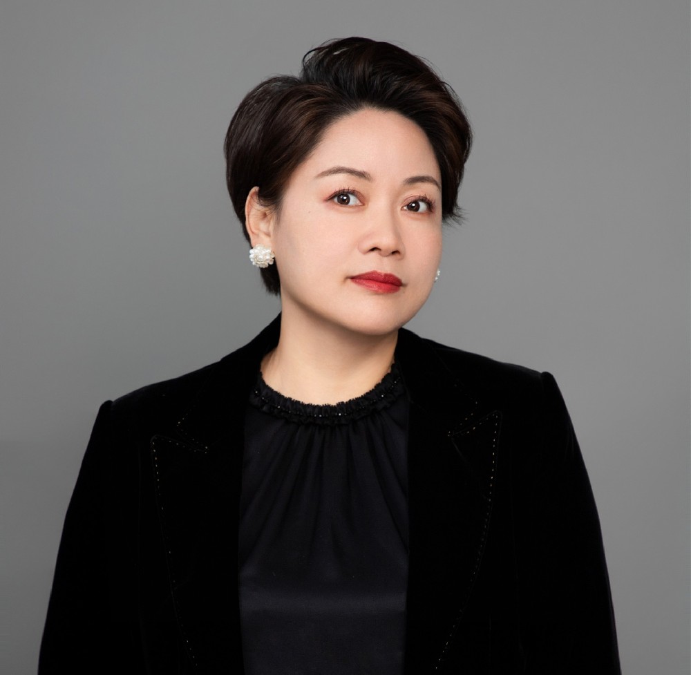 王静个人照3.jpg